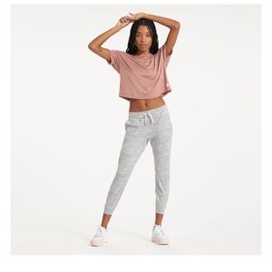 Vuori Performance Jogger Pants – Color is Pale Heather Camo– Size is Medium